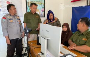 15 Tahun Dikurung Tanpa Identitas, Ajan ODGJ di Sukabumi Tersenyum Miliki KTP