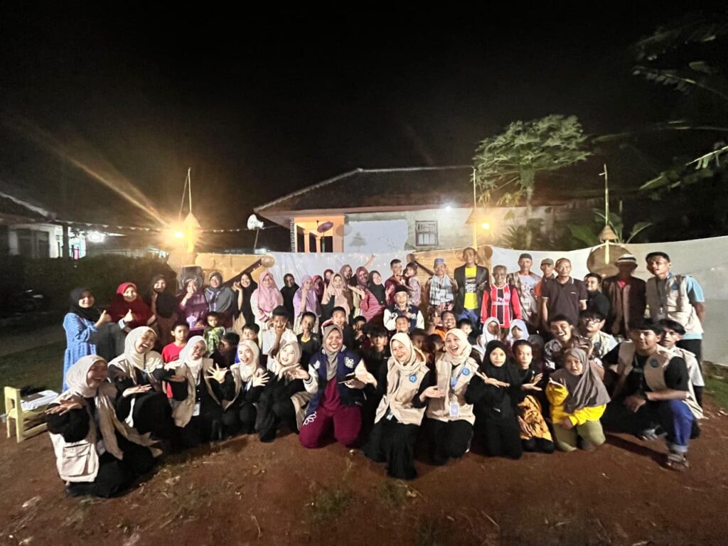 Makrab Mahasiswa KKM STKIP Bina Mutiara di Kampung Cikangkung Desa Gunungbatu Kecamatan Ciracap