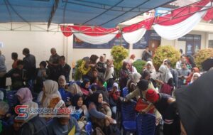 Ribuan Honorer Sukabumi Serbu Polres untuk Urus SKCK, Antrean Capai Dini Hari