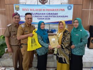 TP PKK Kabupaten Sukabumi Perkuat Kapasitas Kader di Cibadak melalui Bina Wilayah