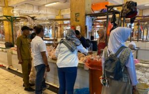 Harga Ayam Potong Naik, Pedagang Pasar Cibadak Terpuruk, PAD Pasar Ikut Terdampak
