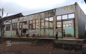 Potret Buram Pendidikan Sukabumi: Bangunan Sekolah Rusak Parah, Guru Terpaksa Liburkan Siswa Saat Hujan