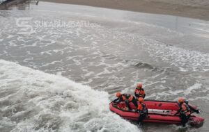 Wisatawan Asal Jakarta Timur Terseret Ombak di Pantai Kebon Kalapa, SAR Lakukan Pencarian