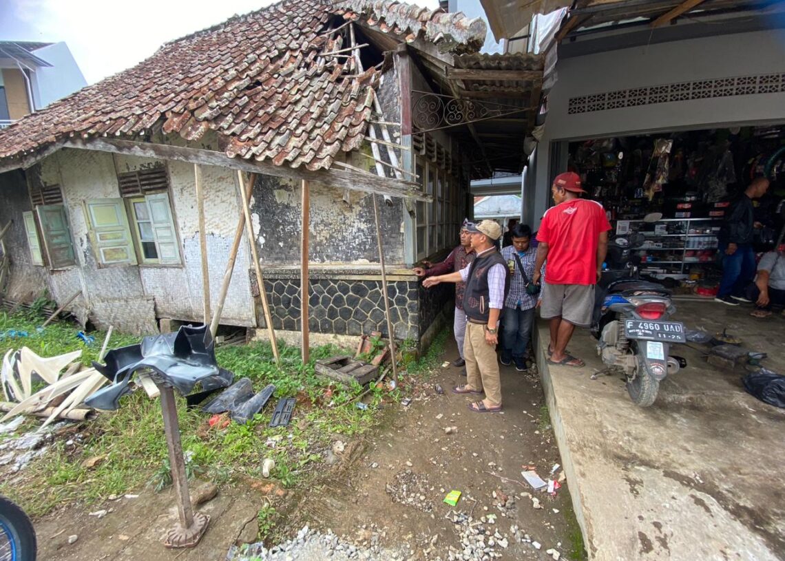 Ratusan Rumah Tidak Layak Huni di Kecamatan Cibadak Masih Butuh Penanganan Serius