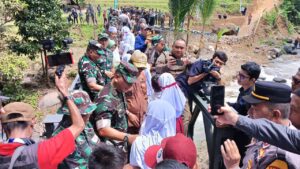 Hadiah dari Presiden, Jembatan Kokoh Gantikan Bambu di Cisolok