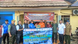 Solidaritas Wartawan: PWI Sukabumi dan Perhutani Bantu Ringankan Duka Cisolok