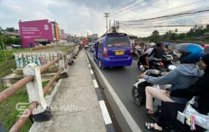 4 Tahun Mangkrak, Jembatan Pamuruyan Masih Jadi Penyebab Kemacetan di Cibadak