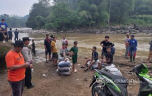 Dua Anak Tenggelam di Sungai Cimandiri, Tim Gabungan Terus Lakukan Pencarian