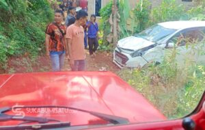 Sigra Putih Alami Kecelakaan Tunggal di Belokan Cijeblus Waluran