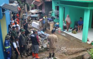 Langkah Bupati di Tengah Lumpur: Cerita Dari Cisolok yang Tak Menyerah pada Banjir