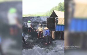 Tambang Pasir Besi Cikawung Kembali Beroperasi: Jalan Rusak, Ekosistem Terancam, Izin Dipertanyakan