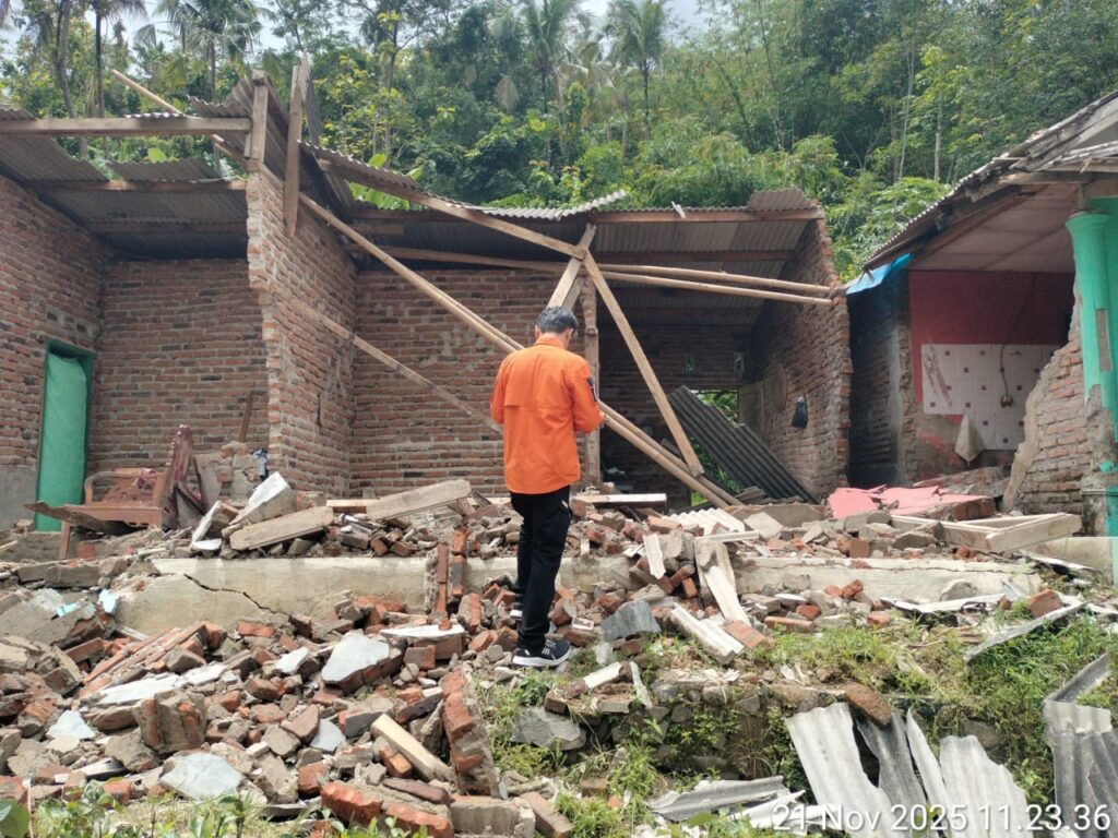 4 Rumah Rusak Akibat Pergeseran Tanah di Bantargadung, Beruntung Tak Ada Korban