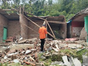 4 Rumah Rusak Akibat Pergeseran Tanah di Bantargadung, Beruntung Tak Ada Korban