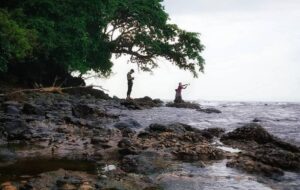 Pantai Cikeueus Spot Pancing Favorit yang Tak Pernah Sepi, Meski Telah Memakan Korban