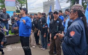 Hari Antikorupsi Berubah Tegang: Warga Kepung Kejari, Soroti Kasus yang Jalan di Tempat