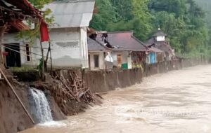 Kampung Sawah Tengah Hilang dalam Sehari, Warga Cidadap Kehilangan Rumah dan Masa Depan