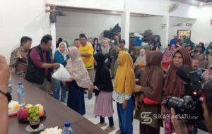 Sembako Murah di Karang Tengah Diserbu Warga, Ada yang Kecewa Tak Kebagian Kupon