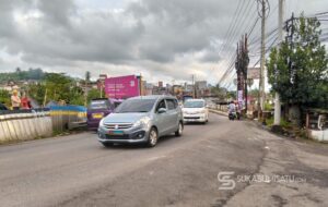 Urai Kemacetan Jelang Nataru, Polisi Berlakukan One Way di Jalur Cibadak-Parungkuda