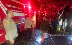 Atap Rumah Warga Sagaranten Terbakar Saat Ditinggal Belanja, Aliran Listrik Dipadamkan Sementara