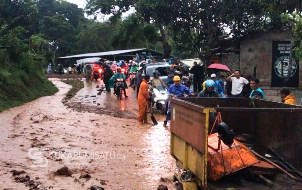 Cuaca Ekstrem, Jalur Sukabumi-Sagaranten Lumpuh Akibat Banjir Bandang dan Pergerakan Tanah di Nyalindung