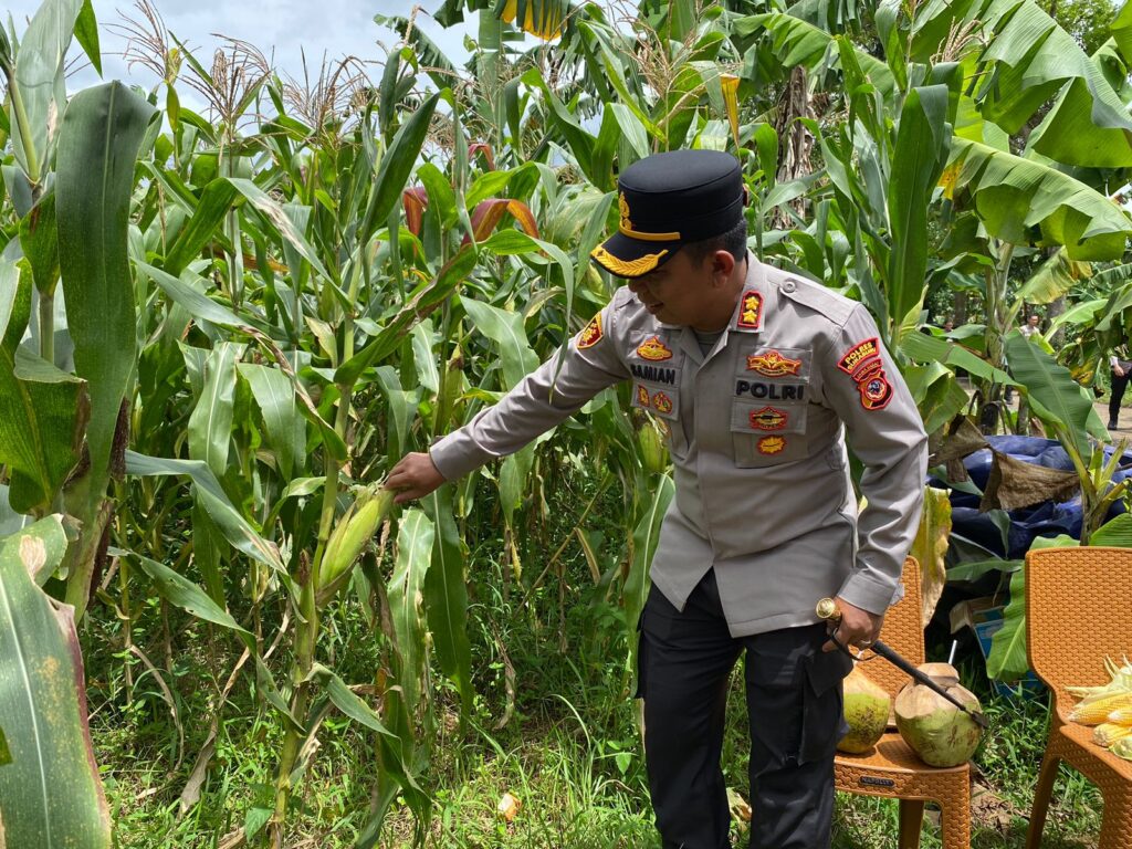 Kapolres Sukabumi Terima Satyalancana Wira Karya dari Presiden Prabowo atas Dukungan Swasembada Pangan