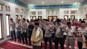 Wujud Empati, Polres Sukabumi Gelar Shalat Ghaib untuk Anggota Polri yang Gugur dan Korban Bencana Cisarua