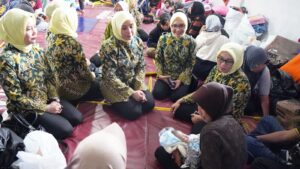 Kejati Jabar dan IAD Salurkan Bantuan untuk Korban Longsor Cisarua KBB