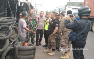 Pakai Bahu Jalan dan Ganggu Pejalan Kaki, Usaha Tambal Ban di Cibadak Ditertibkan