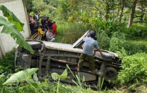 Mobil Avanza Terperosok ke Jurang di Cibadak, Jalan Alternatif Sempit Kembali Makan Korban