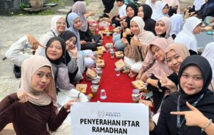 Buka Bersama Penuh Kebersamaan, Yayasan Sosial Tangan Peduli Santuni Anak Panti Asuhan Muslimin Sukmawinata