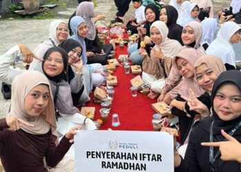 Buka Bersama Penuh Kebersamaan, Yayasan Sosial Tangan Peduli Santuni Anak Panti Asuhan Muslimin Sukmawinata