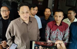Farhat Abbas Pasang Badan! Sebut Tuduhan Pembunuhan Berencana ke Ayah Korban Jampang Kulon Cuma ‘Sensasi’