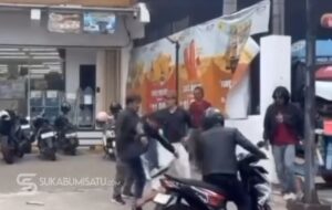 Sadis! Video Viral Pengeroyokan di Jalan RE Martadinata Kota Sukabumi, Korban Terkapar Dihajar 10 Orang Berseragam Hitam