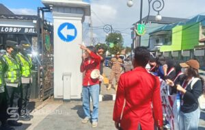 Satu Tahun Kepemimpinan Ayep Zaki, GMNI Sukabumi Raya Kepung Balai Kota dan DPRD