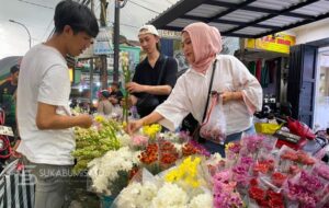 Bunga Sedap Malam Jadi Primadona di Cibadak Menjelang Lebaran, Mumun: ‘Harganya Naik Tapi Tetap Dicari’