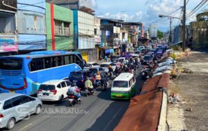 Atasi Macet Parungkuda-Cibadak, KDM Liburkan Angkot dan Beri Kompensasi Rp200 Ribu Per Hari