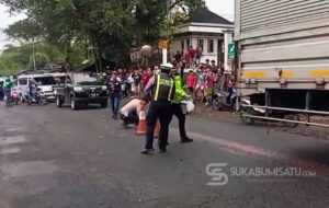 Laka Maut di Depan Samsat Cibadak: Gagal Menyalip, Pengendara Motor Tewas Terlindas Truk Hino