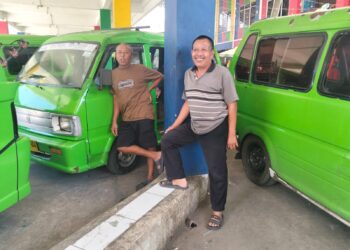 Dulu Ramai Kini Sepi, Curhat Sopir Angkot Cibadak–Cikidang Sukabumi Bertahan di Tengah Perubahan