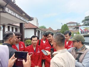 GMNI ‘Geruduk’ Kejari: Bongkar Bau Amis Hibah Gedung MUI Rp3 Miliar, Sukabumi Darurat Transparansi!