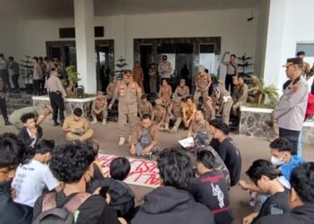 DPRD Sukabumi Terima Aspirasi Mahasiswa, Soroti Reses hingga Layanan Publik