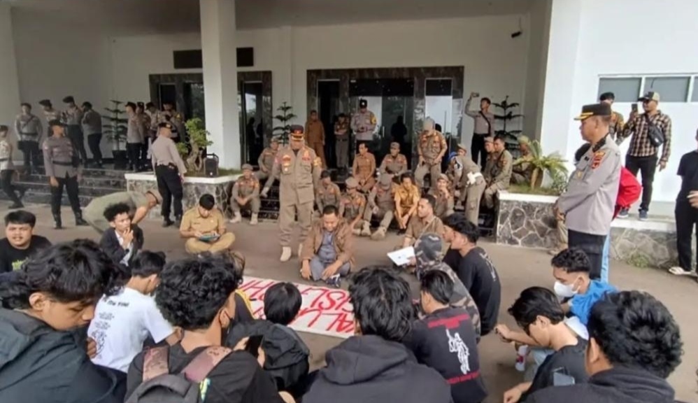 DPRD Sukabumi Terima Aspirasi Mahasiswa, Soroti Reses hingga Layanan Publik