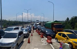 Libur Panjang Isa Almasih: Sukabumi Diserbu Wisatawan, Volume Kendaraan di Tol Bocimi Melonjak 5 Kali Lipat!