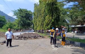 Pastikan Akses RSUD Palabuhanratu Mulus, Kadis PU Pantau Betonisasi Jalan Ahmad Yani