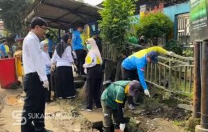 Semangat Baru di Hari Bumi: RSUD Sekarwangi “Beberes” Lingkungan Demi Kenyamanan Pasien
