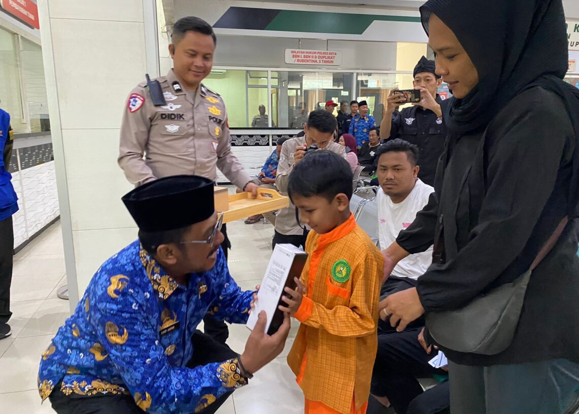 Bayar Pajak Kendaraan Tak Perlu KTP Pemilik Lama, Bupati Asep Japar: Kebijakan yang Memudahkan Rakyat!