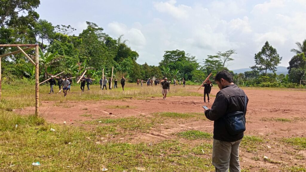 Camat Cimanggu Pastikan Pembangunan KDMP Karangmekar Tetap Berjalan di Lokasi Baru, Fasilitas Lapang Bola Aman