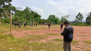 Camat Cimanggu Pastikan Pembangunan KDMP Karangmekar Tetap Berjalan di Lokasi Baru, Fasilitas Lapang Bola Aman