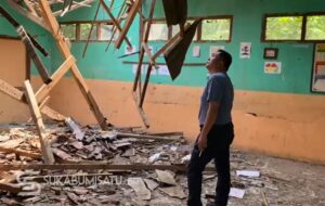 Kadisdik Deden Sumpena Tinjau Sekolah Ambruk di Ciambar: Ujian Besok Tetap Berjalan!