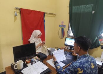 Permudah Layanan Warga, Kecamatan Cibadak Jemput Bola Aktivasi IKD