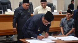KETUA DPRD APRESIASI SINERGI EKSEKUTIF-LEGISLATIF USAI SEPAKATI DUA RAPERDA STRATEGIS